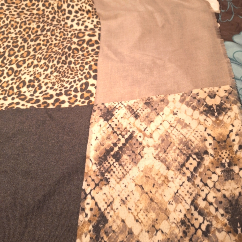 NWT Vince Camuto Large 26" X 76"  Beautiful Soft Scarf
